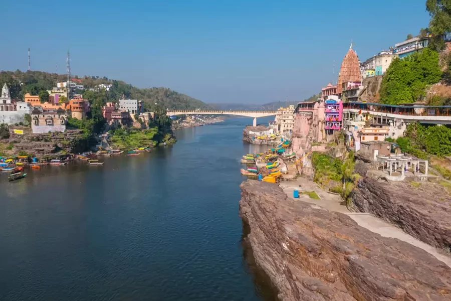 Jyotirlingas in Madhya Pradesh – Travel & Darshan Guide