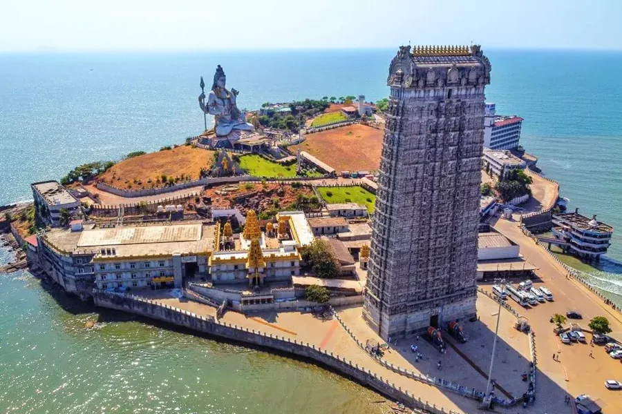 Murudeshwar Temple - Shiva Temples in South India
