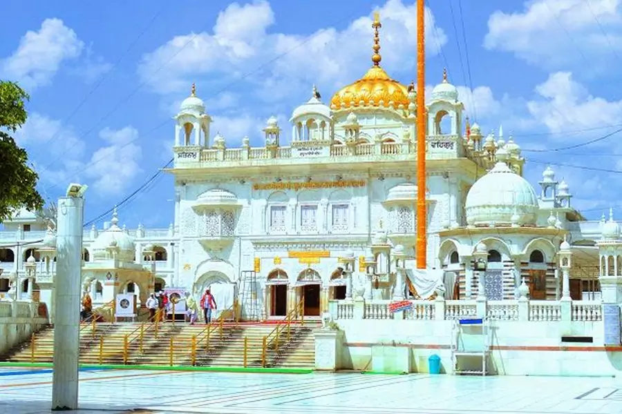 9 Must Visit Gurudwaras in Patna